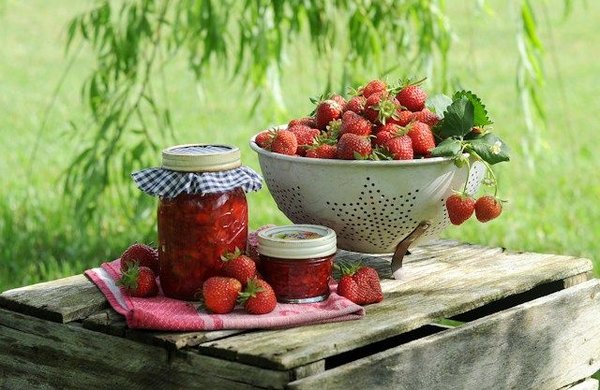 What Techniques Can Elevate Homemade Jam to Artisanal Quality?